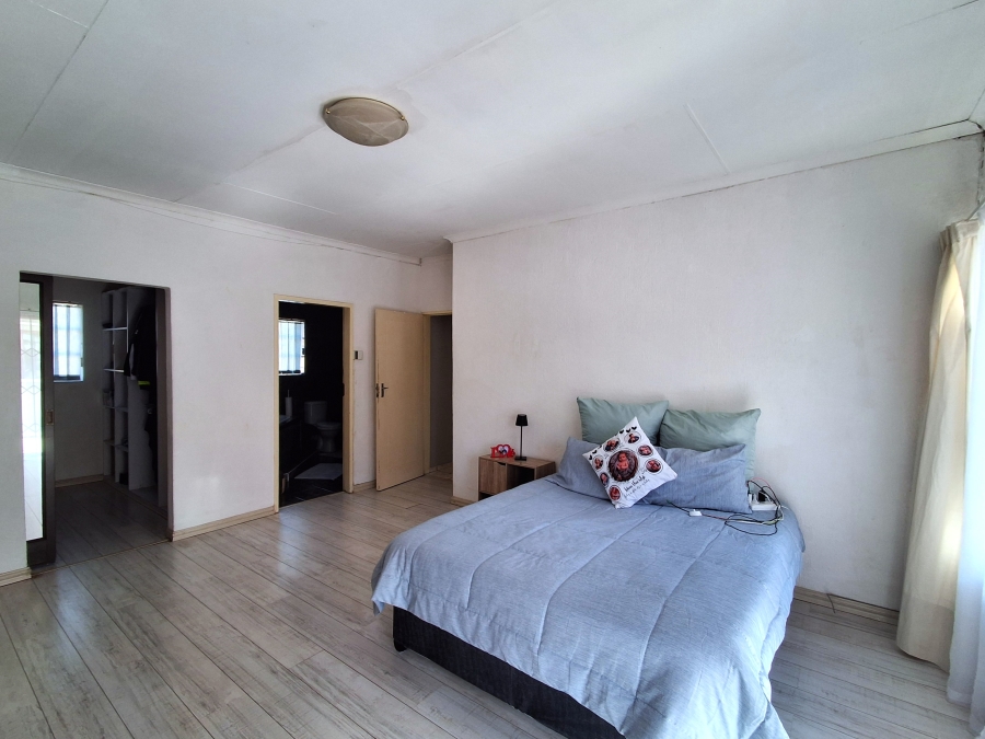 3 Bedroom Property for Sale in Safari Gardens North West